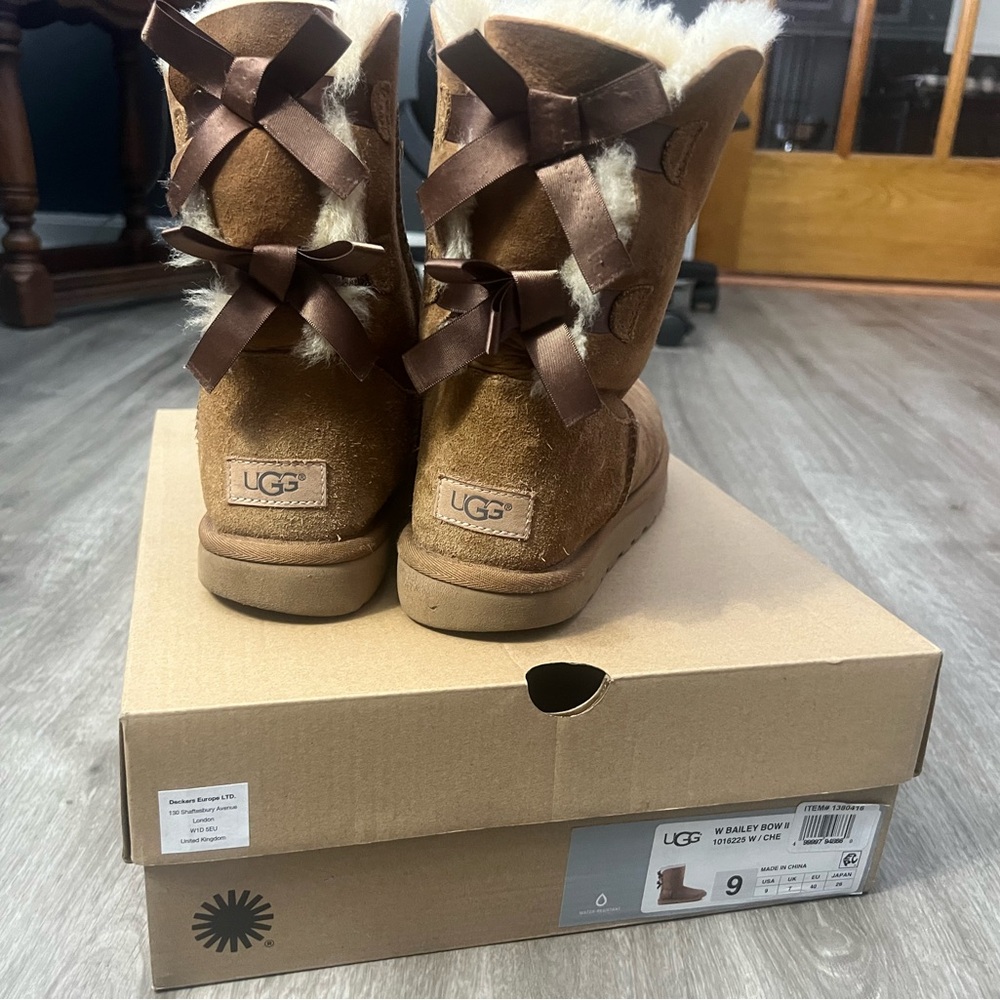 Womens UGG Bailey Bow II Boot - Chestnut size 9